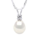 Necklace Adorned with A "V" Pendant - Longueur Collier 42 cm