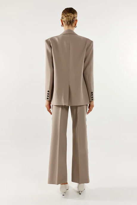 Madison The Label Domenica Blazer - Taupe