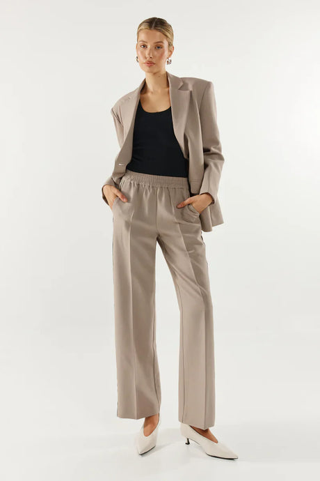 Madison The Label Domenica Blazer - Taupe