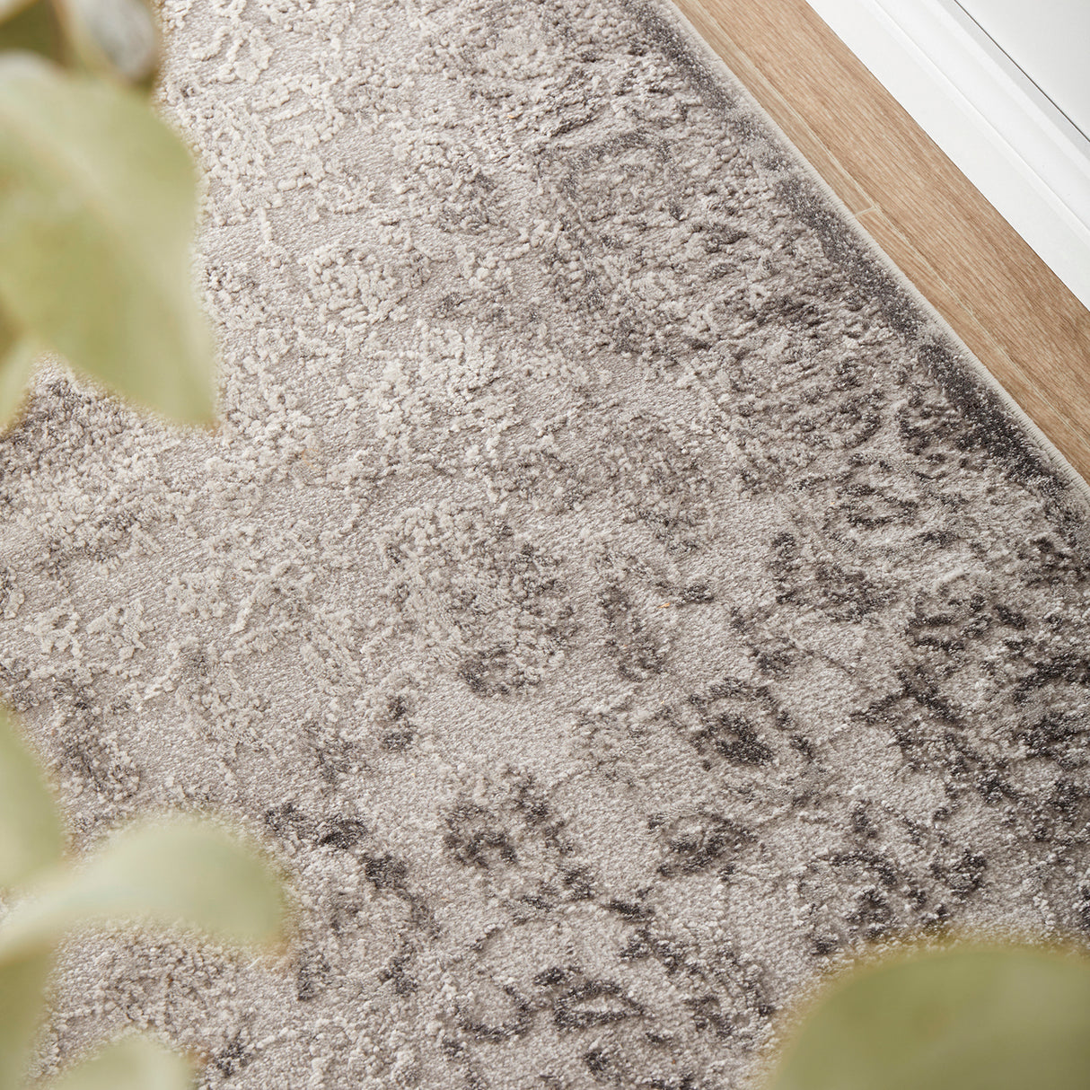 Opulence 111 Silver Runner Rug