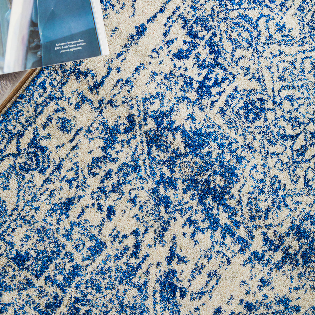Evoke 253 White Navy Runner Rug