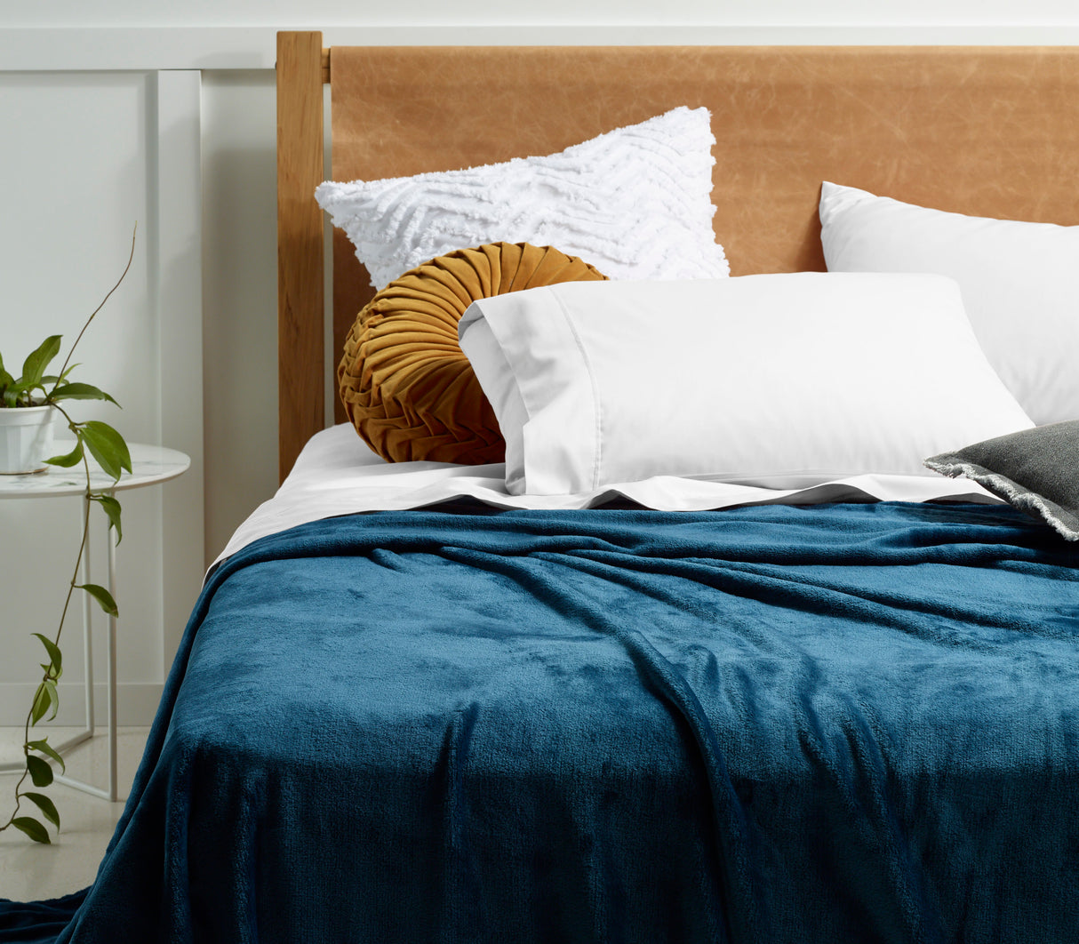 Accessorize  Super Soft Blanket  - Ink Blue