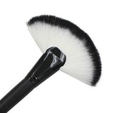 Flat Fan Brush Professional Fiber Makeup Brush Define Bronzer Illuminator - Black Silver