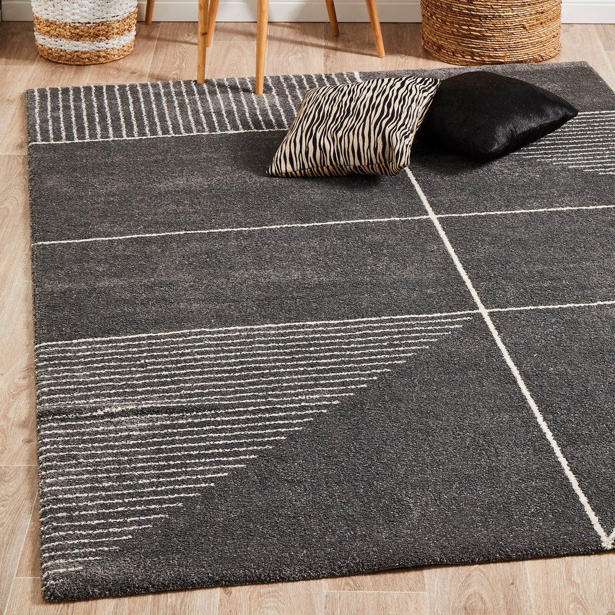 Broadway 935 Charcoal Rug