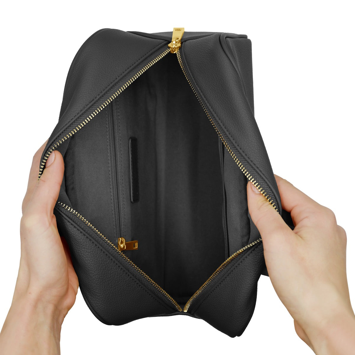 SAINT AMAND - Single Compartment Toilet Bag - BLACK