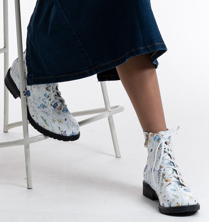 Bosccolo Womens Boots - White Flowers