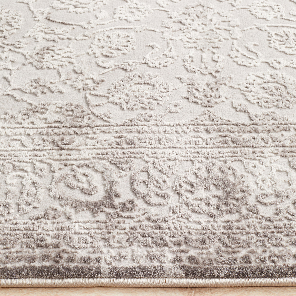 Opulence 111 Silver Rug