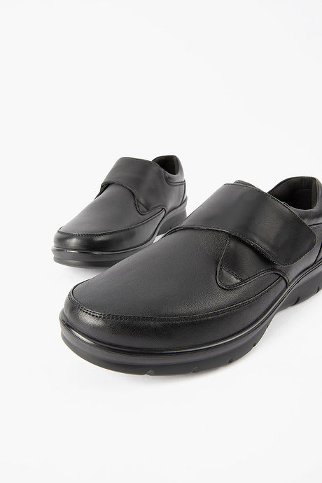G Comfort Women's P 8223 Black Leather Stretch
