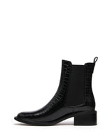 Therapy Stable Black Croc