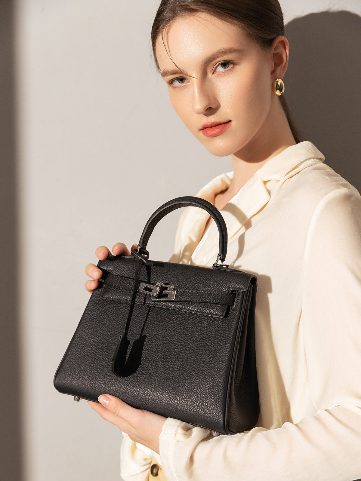 Queens Mini Top Handle Palm - Black