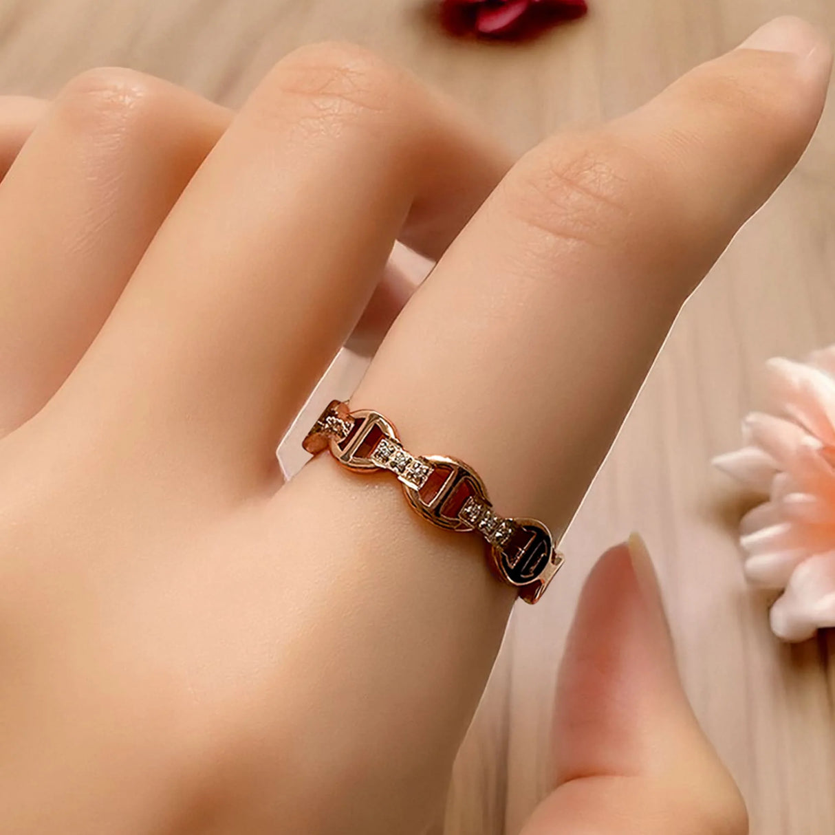 Bullion Gold Mariner Link Ring In Rose Gold