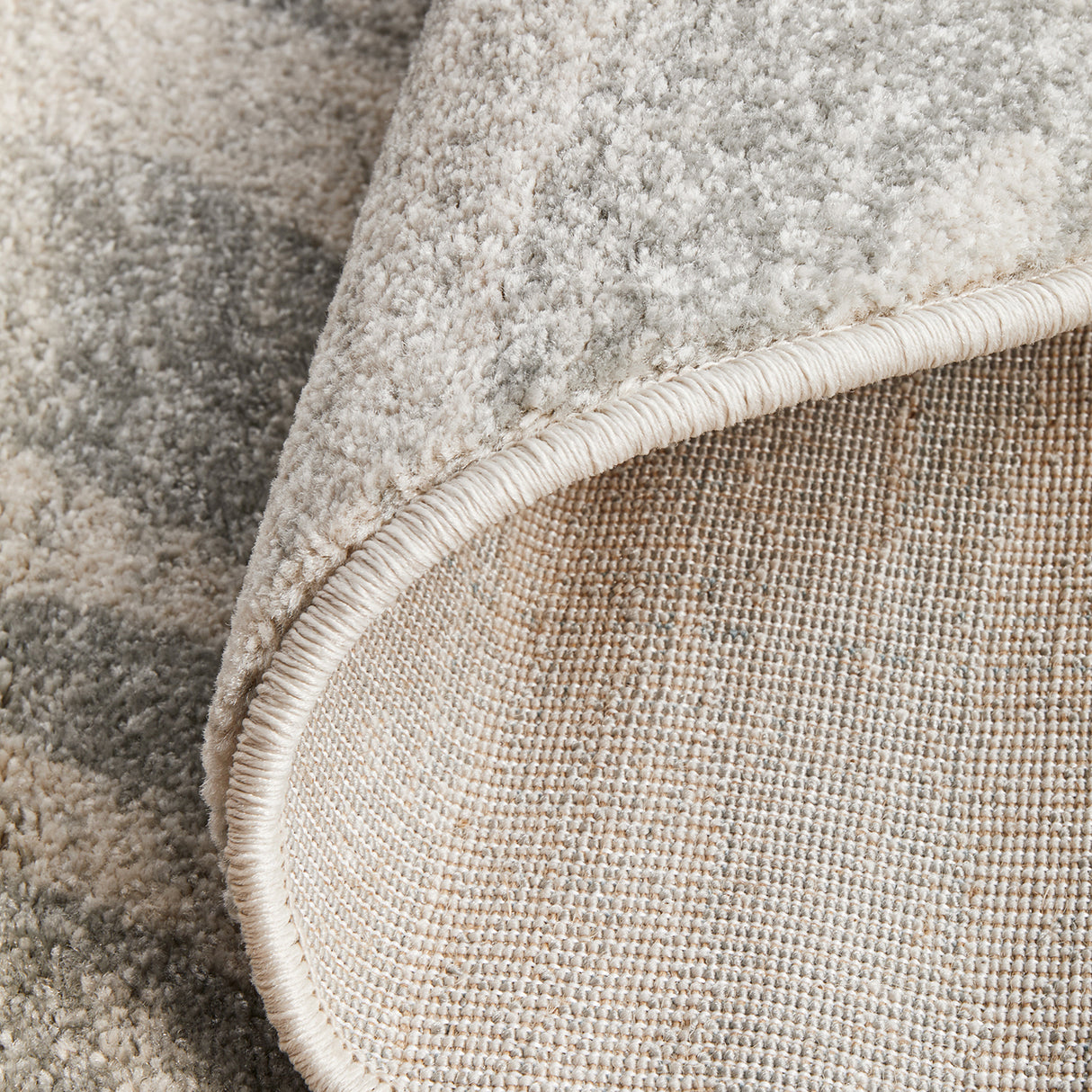 Chrome Savannah Silver Round Rug