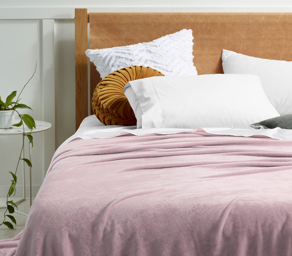 Accessorize  Super Soft Blanket  - Blush