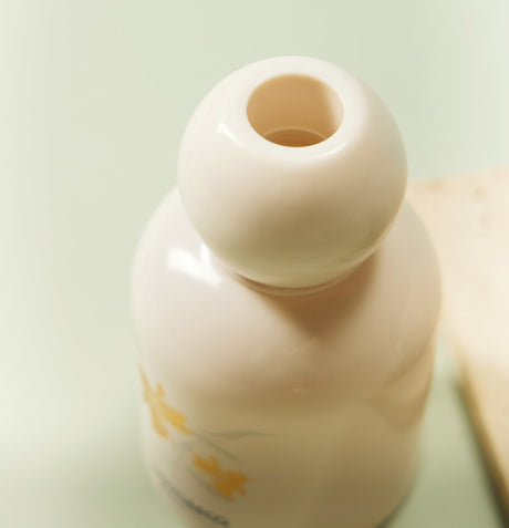 Moonlit Gardenia Sculpted Round Shoulder Reed Diffuser � 150ml