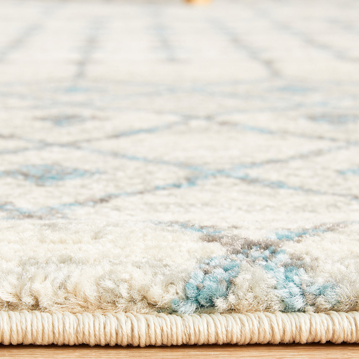 Evoke 260 White Rug