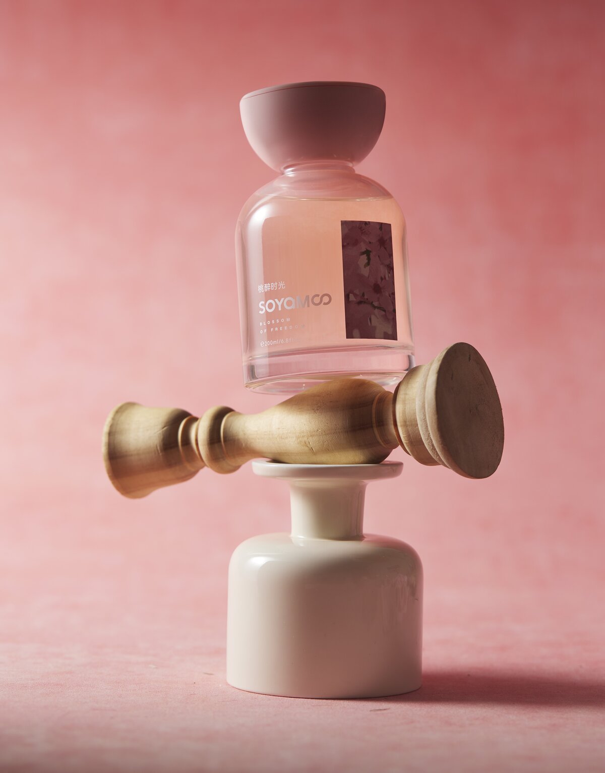 Blushing Peach Bliss Sculpted Round Shoulder Reed Diffuser � 200ml