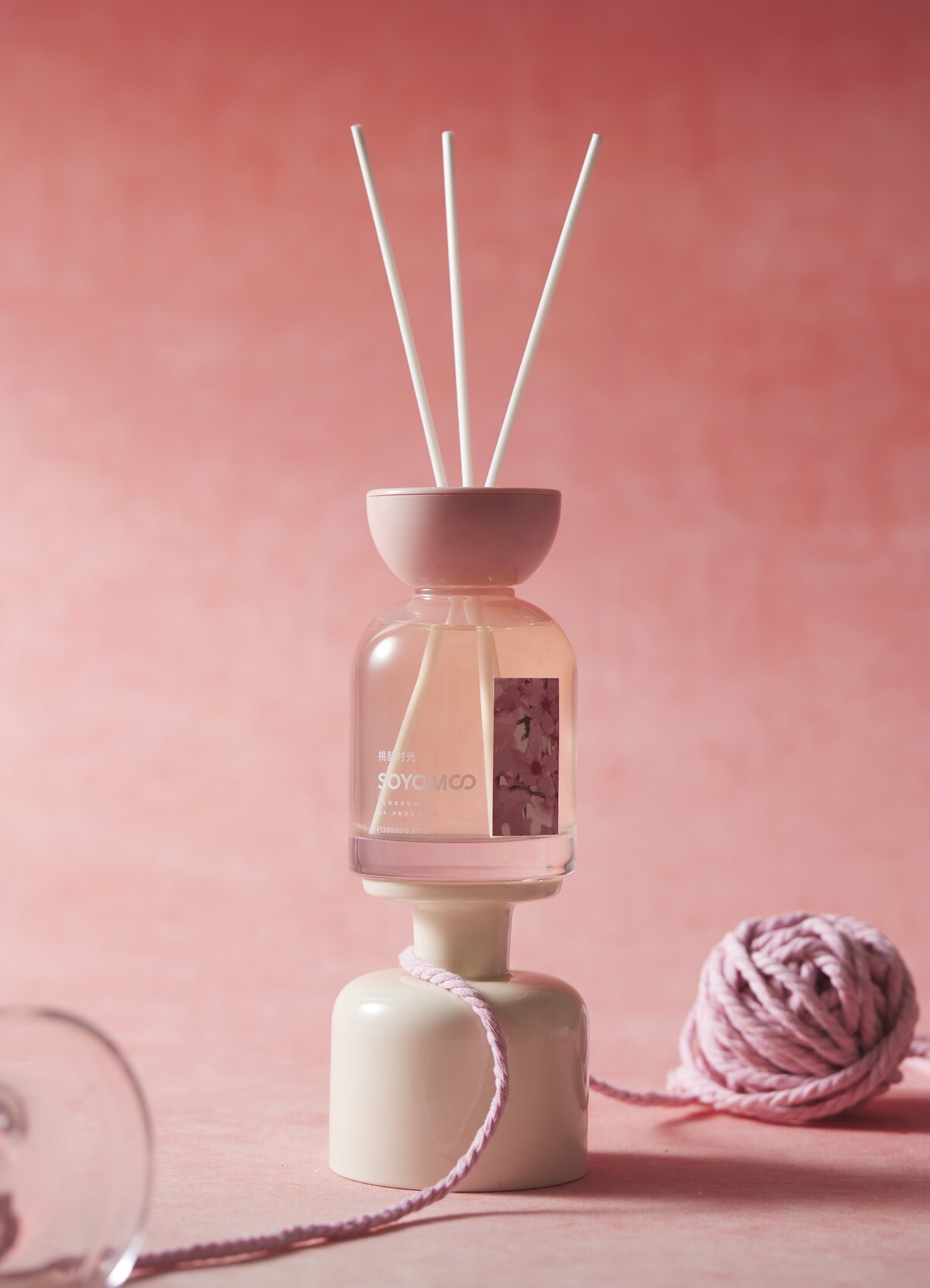 Blushing Peach Bliss Sculpted Round Shoulder Reed Diffuser � 200ml