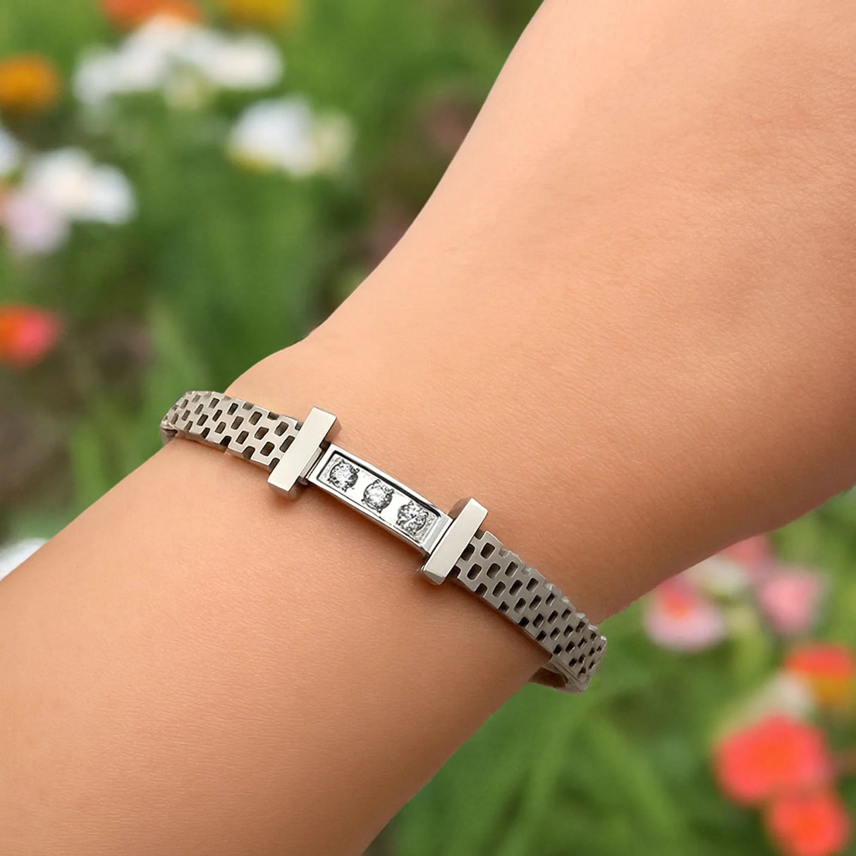 Bullion Gold Claire Bangle