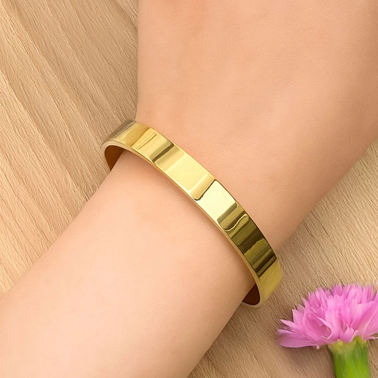 Bullion Gold Avenue Classic Cuff Bangle Gold - 8mm