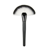 Flat Fan Brush Professional Fiber Makeup Brush Define Bronzer Illuminator - Black Silver