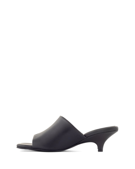 Therapy Nassau Black