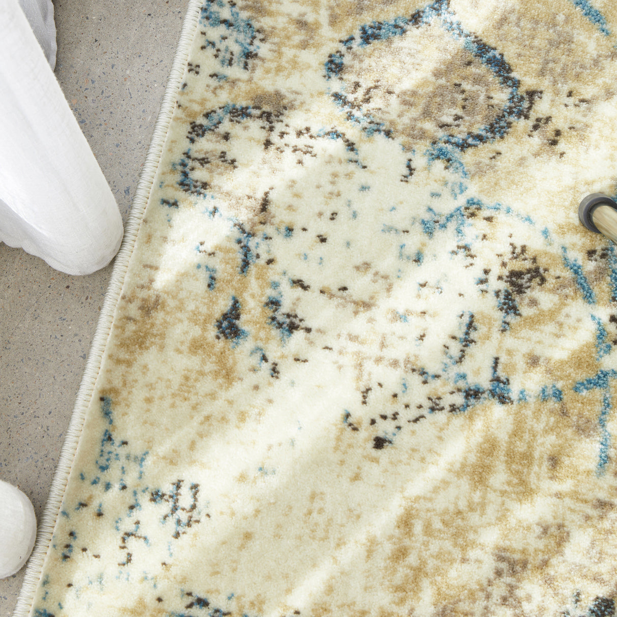 Calypso 6107 Bone Rug