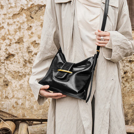 Nalandu Luxe Glossy Hobo Shoulder Bag - Black