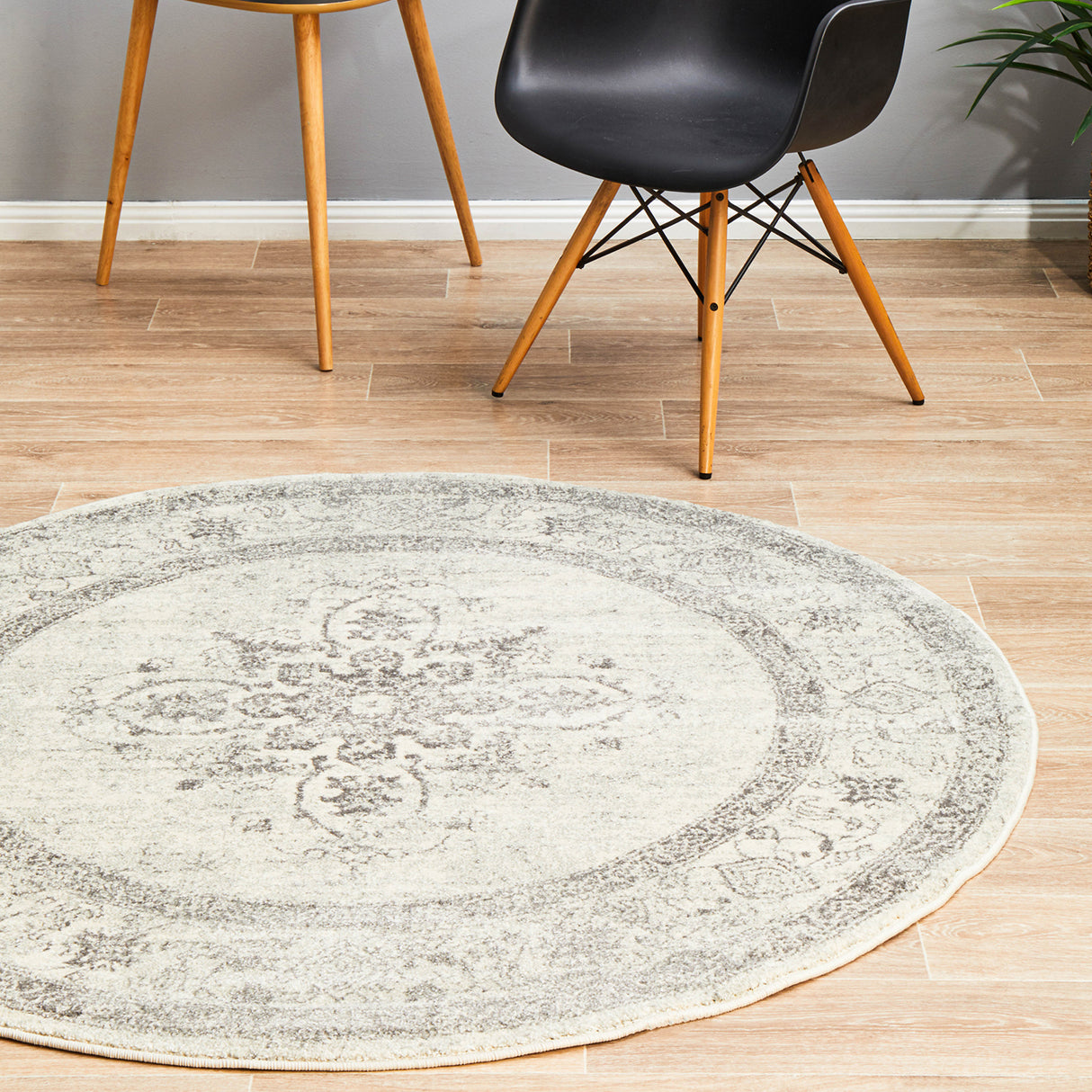 Century 977 Silver Round Rug