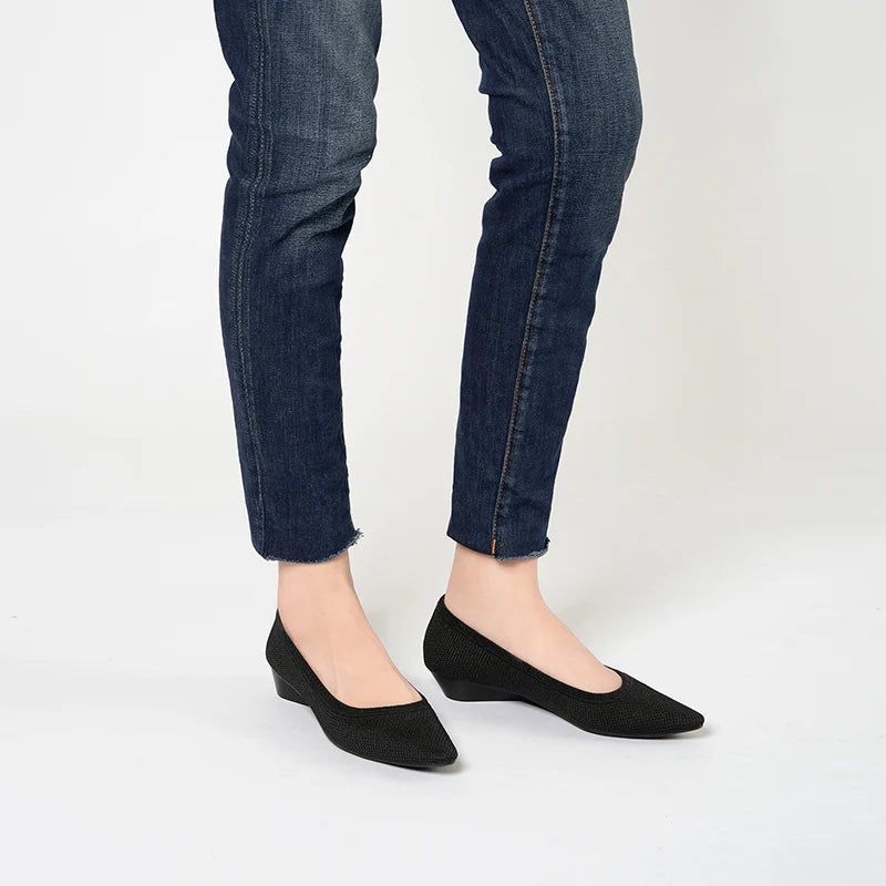 Diagonal Cut Knit Pointed Toe Wedge Flats - Black