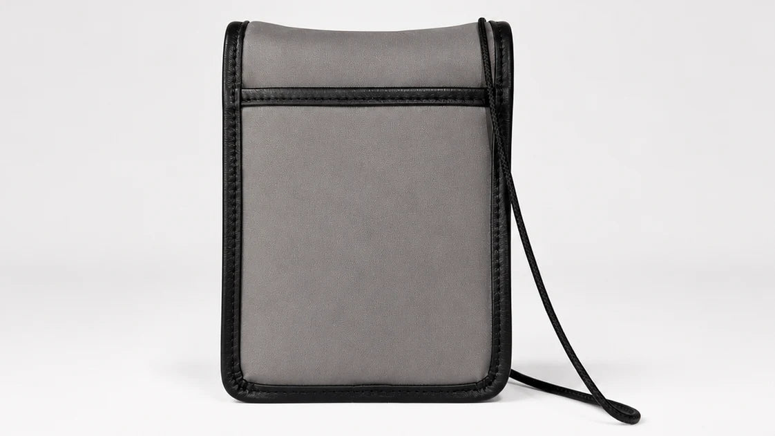 Man Cosmo Phone Holder Flap - Light Lapis+Nero