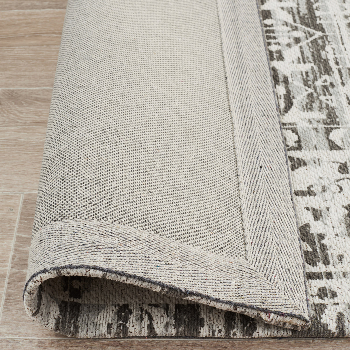 Magnolia 88 Silver Rug
