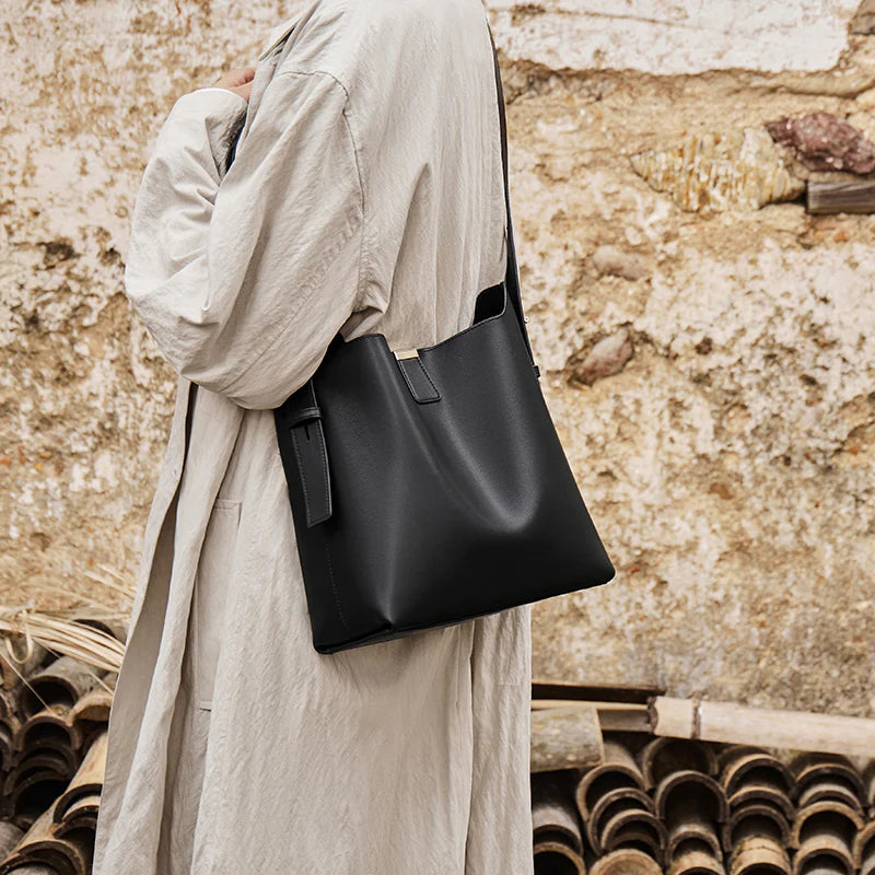 Nalandu Minimalist Genuine Leather Bucket Shoulder Bag - Black