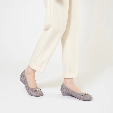 Pearl Bow Czech Crystal Knit Round Toe Wedge Pumps - Mauve
