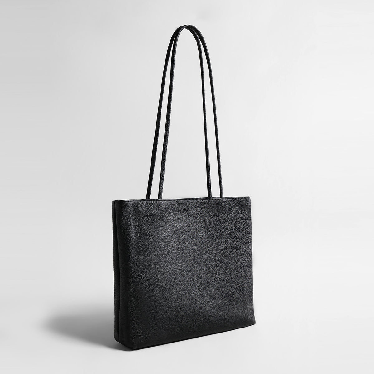 Pebbled Leather Tote Bag – Structured Cowhide Shoulder Bag