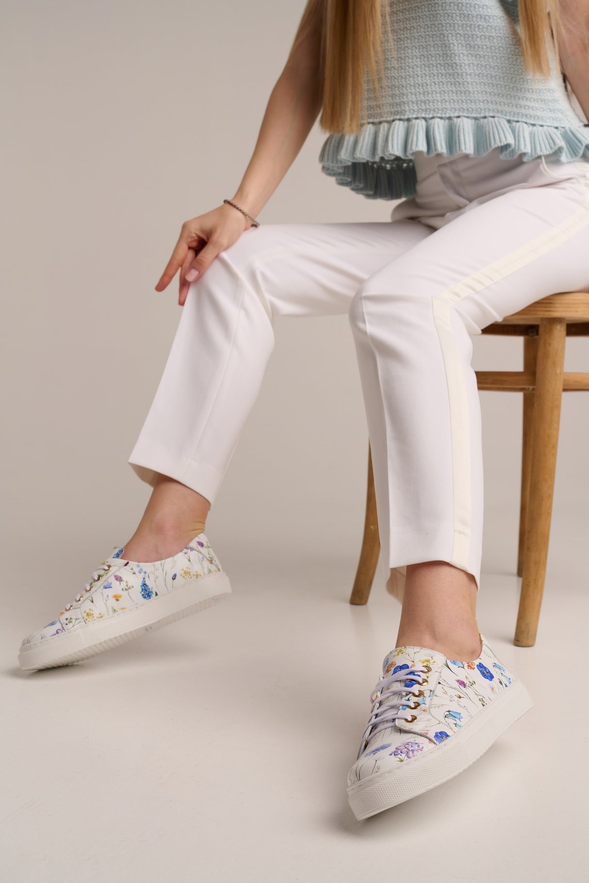 Bosccolo Womens Sneakers - White Flowers