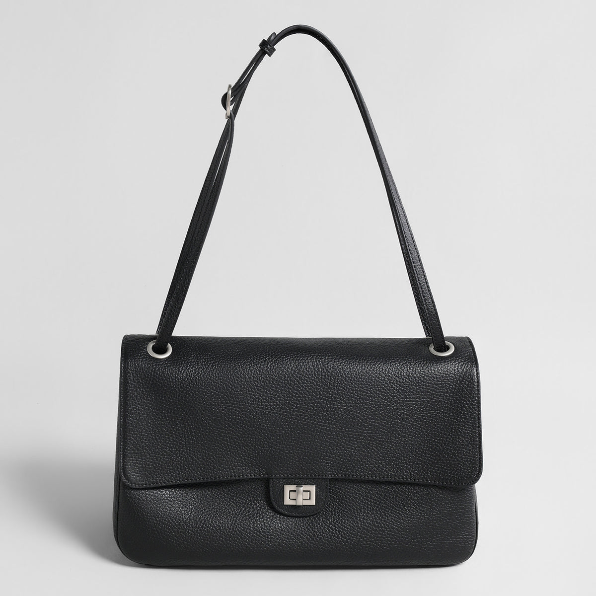 Vintage Turn-Lock Flap Bag – Pebbled Leather Shoulder & Underarm Bag