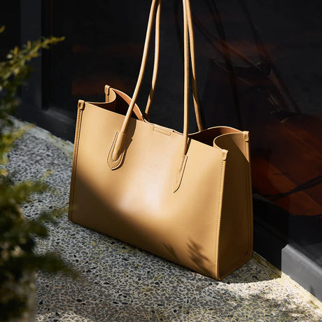 Nalandu Large Capacity Leather Commuter Tote Bag - Camel