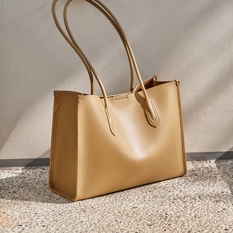 Nalandu Large Capacity Leather Commuter Tote Bag - Camel