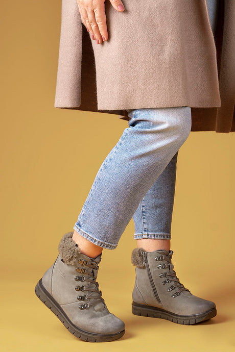 G Comfort Women's 929 7 Light Grey Yak
