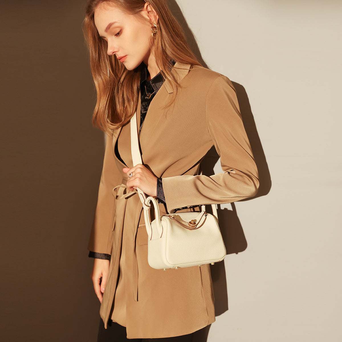 Classic Monte Convertible Leather Shoulder Bag - Ivory