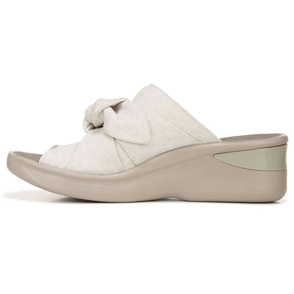 Bzees Smile Wedge - Cream