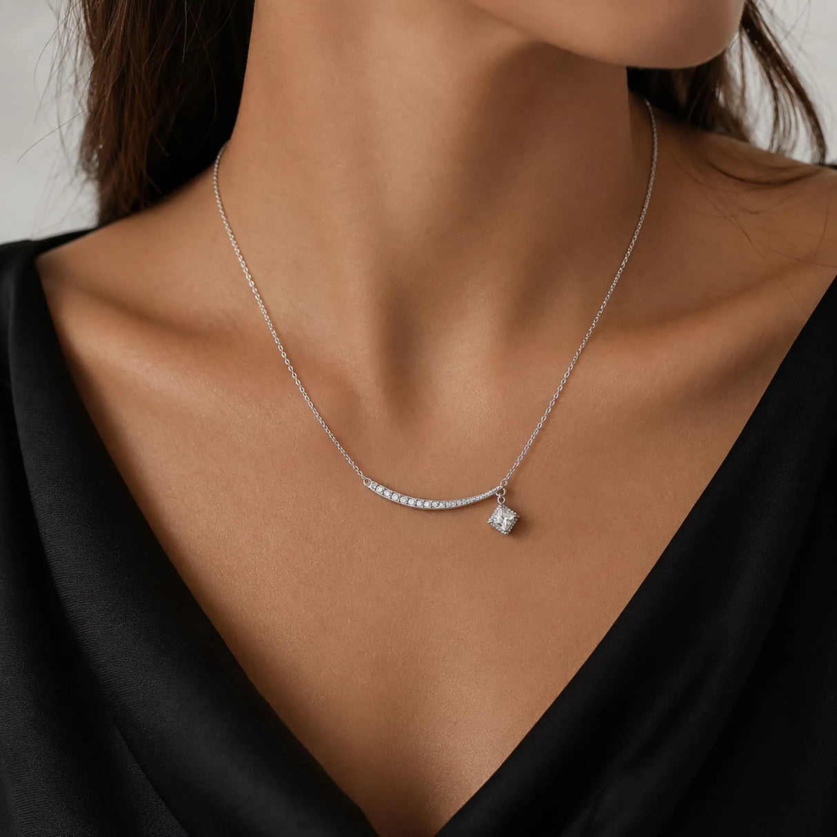 Krystal Couture Sparkling Pendant Necklace in White Gold Embellished with Swarovski Crystals