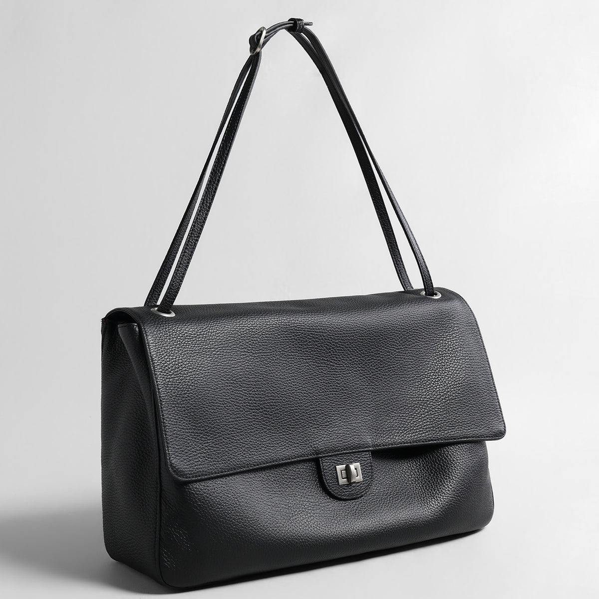 Vintage Turn-Lock Flap Bag – Pebbled Leather Shoulder & Underarm Bag