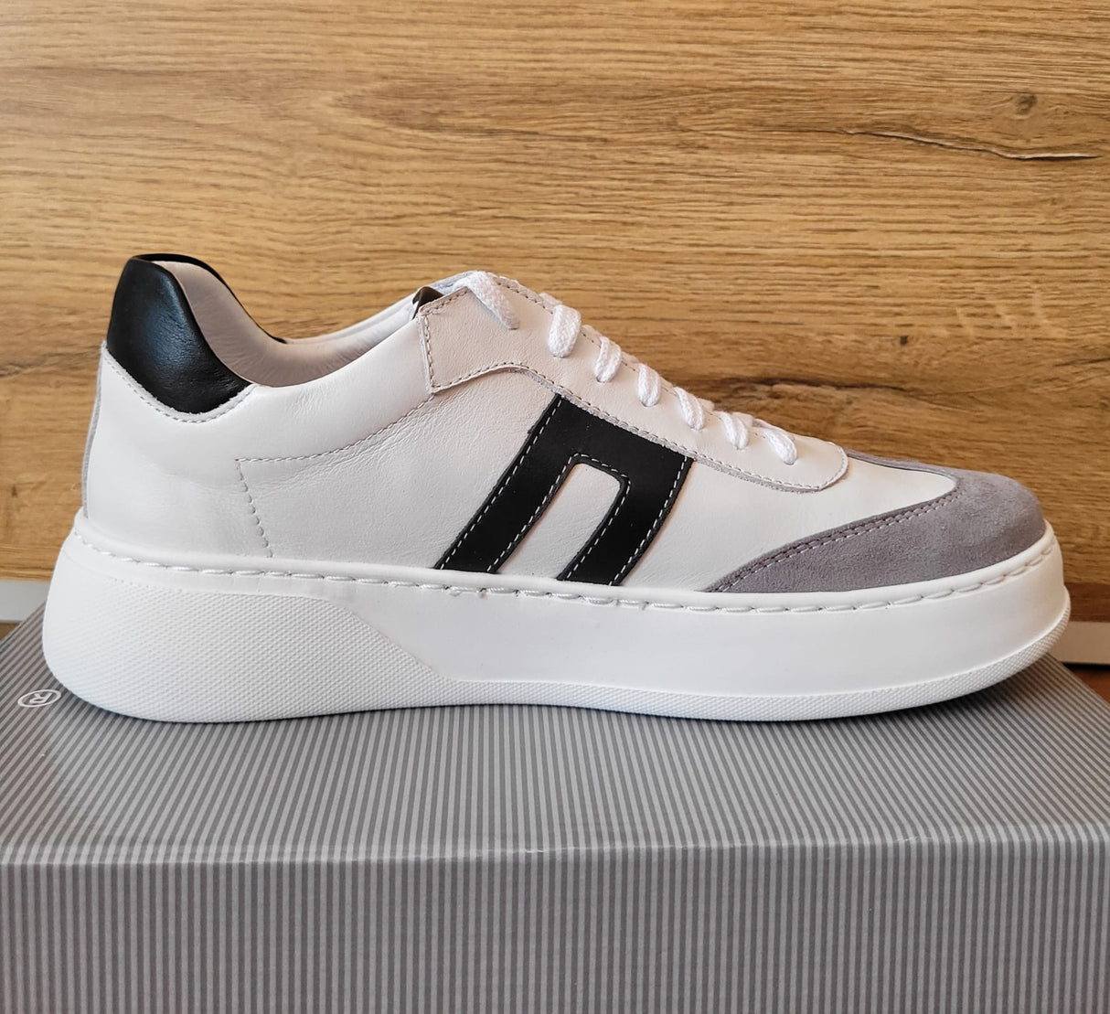 Bosccolo Womens Sneakers - White/Black/Grey